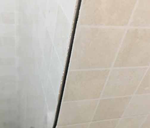 河北瓷砖空鼓维修公司分享阳台瓷砖脱落的修复过程可以分为以下几个步骤